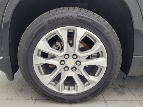 Used 2019 Chevrolet Traverse Premier w/ Driver Confidence II Package FWD image 31