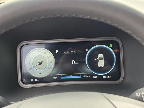 Used 2023 Hyundai Kona Limited AWD/4WD image 35