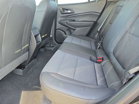 Used 2025 Chevrolet Trax LT w/ LT Convenience Package image 14