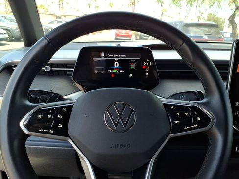 Certified 2025 Volkswagen ID. Buzz Pro S RWD image 27