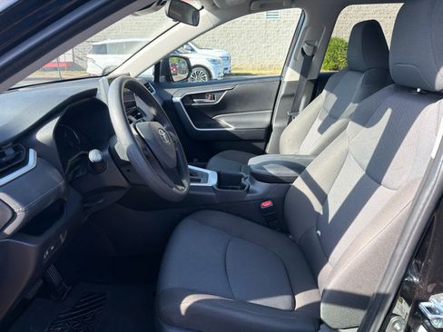 Used 2025 Toyota RAV4 XLE FWD image 13