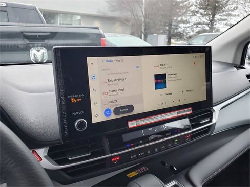 Used 2025 Toyota Sienna XLE image 28