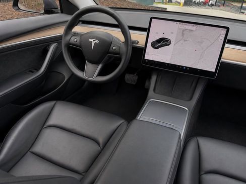 Used 2021 Tesla Model Y Long Range AWD/4WD image 40