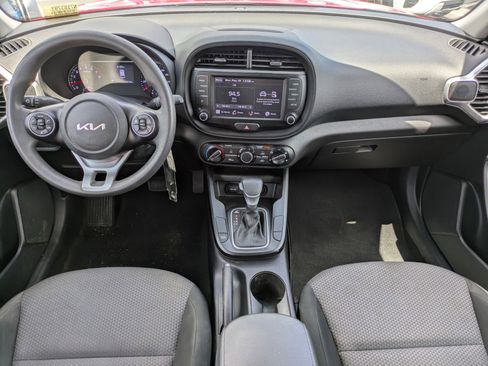 Certified 2022 Kia Soul LX FWD image 11