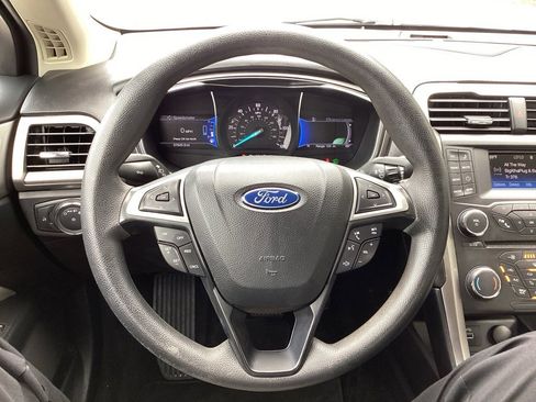 Used 2018 Ford Fusion S image 40