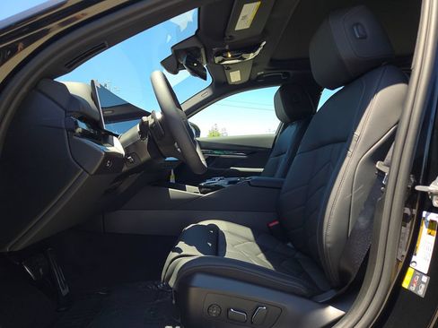 New 2027 BMW 550e xDrive w/ Executive Package AWD/4WD image 8