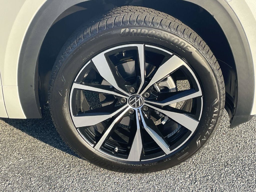 New 2026 Volkswagen Atlas Cross Sport SEL Premium R-Line AWD/4WD image 8