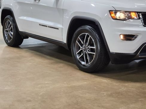 Used 2022 Jeep Grand Cherokee Limited RWD image 16