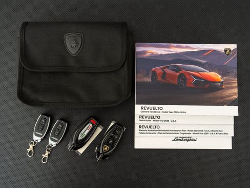 Used 2025 Lamborghini Revuelto AWD/4WD image 20