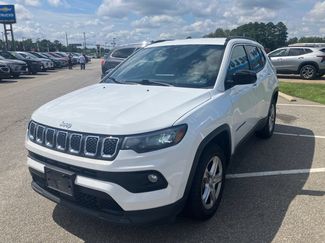 Used 2024 Jeep Compass Latitude AWD/4WD video 1