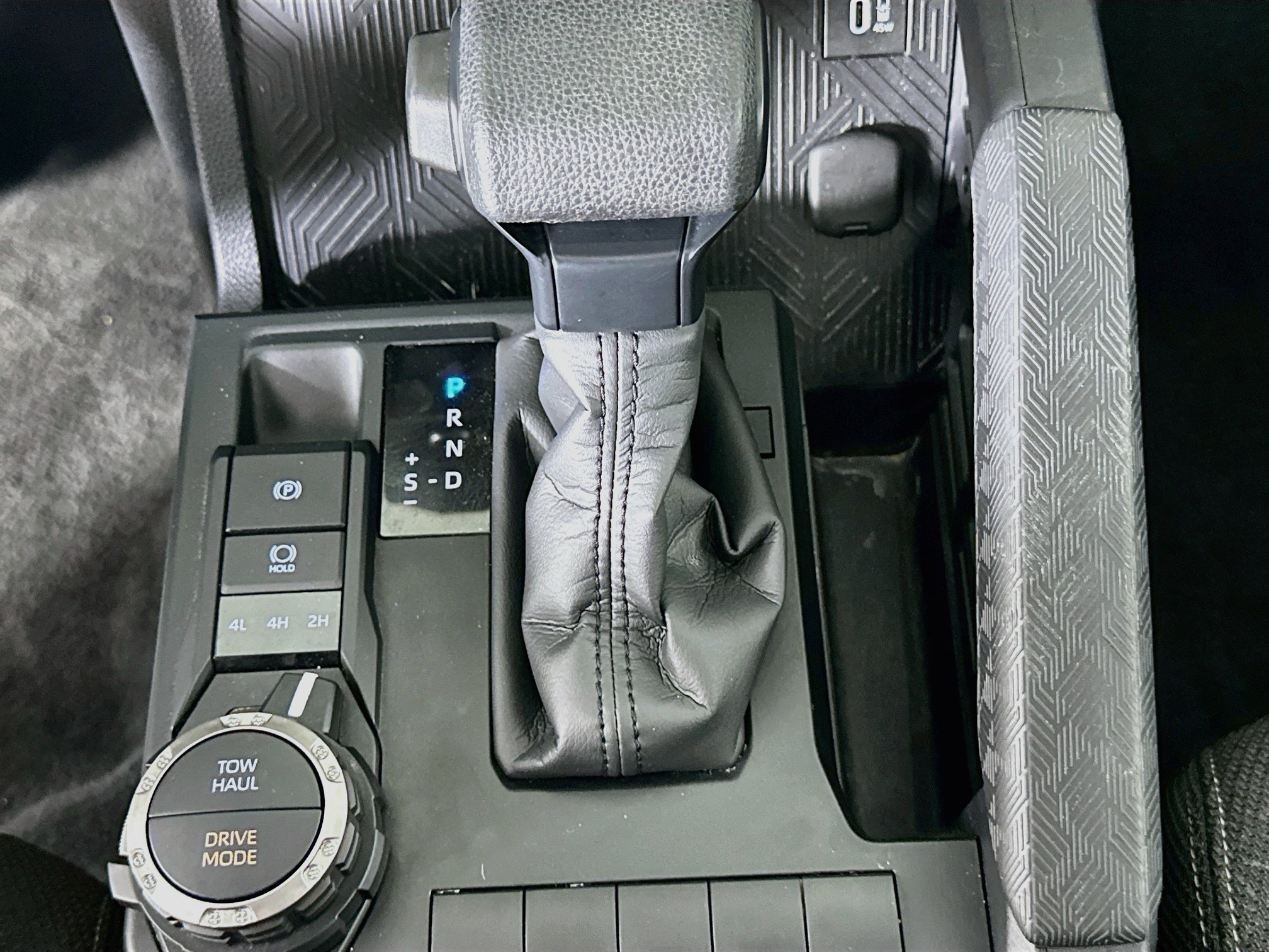 Used 2025 Toyota 4Runner SR5 AWD/4WD image 25