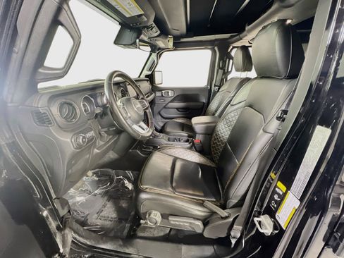 Used 2020 Jeep Wrangler Unlimited Sahara AWD/4WD image 21