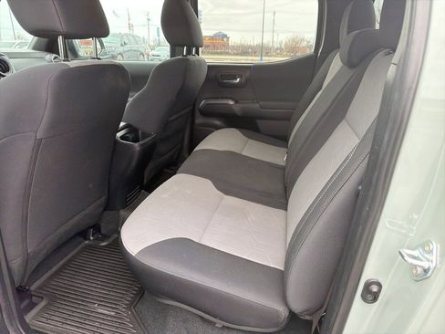 Used 2023 Toyota Tacoma TRD Off-Road image 9