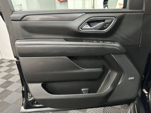 Used 2023 Chevrolet Suburban RST w/ Sport Performance Package AWD/4WD image 16