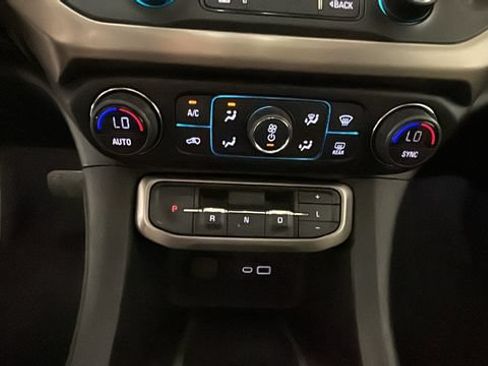 Used 2021 GMC Acadia Denali AWD/4WD image 22
