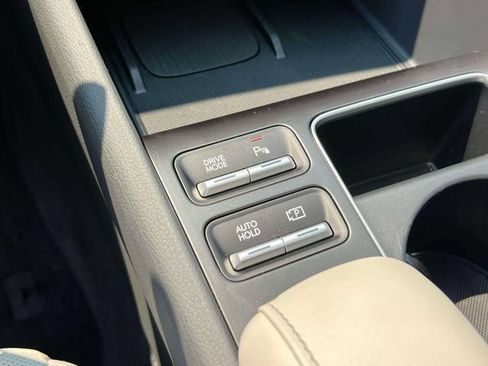 Certified 2025 Hyundai Sonata Limited FWD image 31