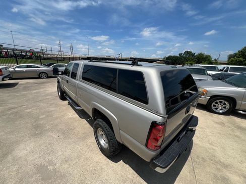 Used 2006 Chevrolet Silverado 2500 LT w/ Heavy-Duty Power Package AWD/4WD image 68