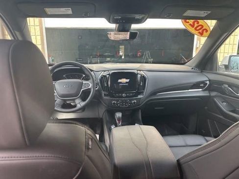 Used 2023 Chevrolet Traverse RS w/ LPO, Floor Liner Package FWD image 8