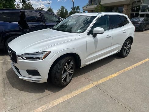 Used 2021 Volvo XC60 T5 Momentum w/ Advanced Package AWD/4WD image 1