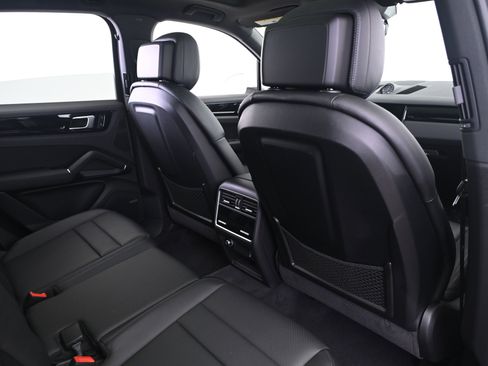 Certified 2022 Porsche Cayenne E-Hybrid image 17
