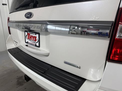Used 2016 Ford Expedition Limited image 6