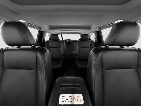 Used 2019 Toyota Highlander XLE FWD image 16