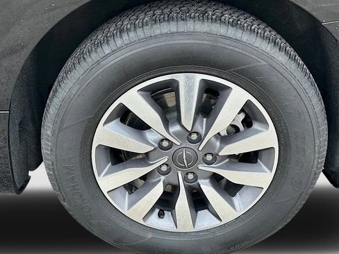 Used 2024 Chrysler Pacifica Select image 33