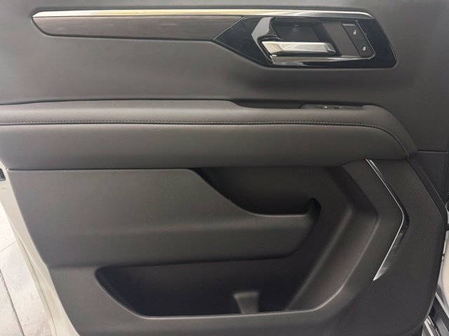 Used 2026 Chevrolet Suburban LS AWD/4WD image 25