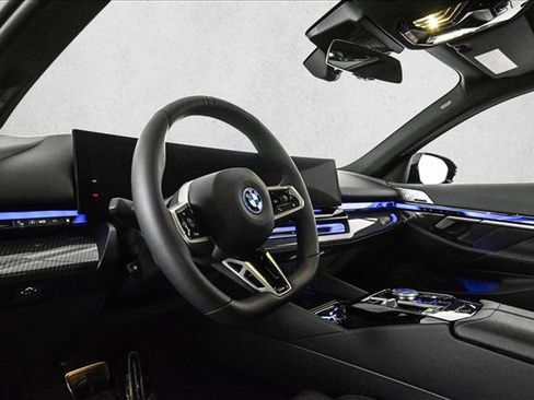 Used 2026 BMW 550e xDrive w/ Premium Package image 10