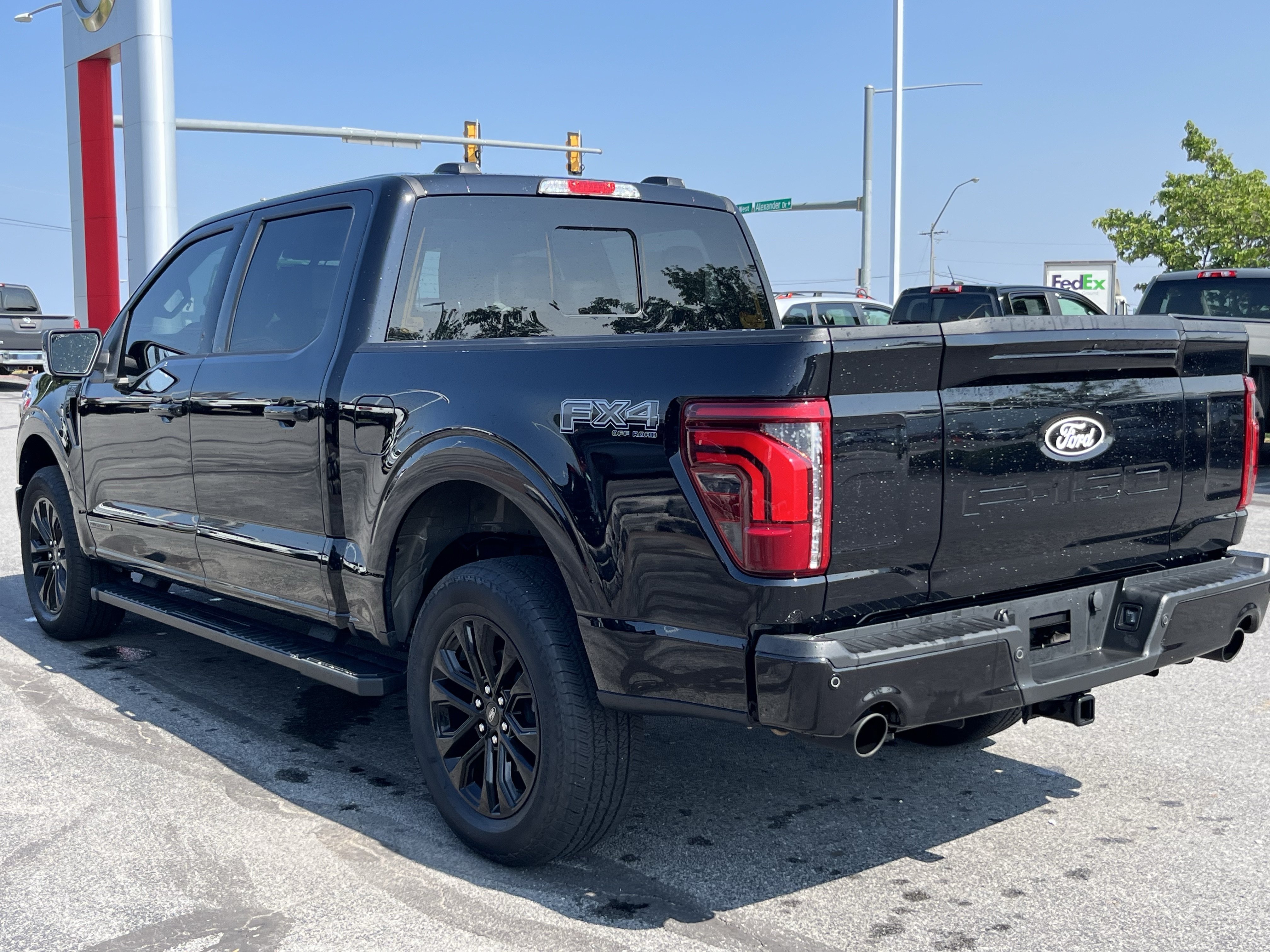 Used 2025 Ford F150 Lariat w/ Equipment Group 501A Mid AWD/4WD image 8