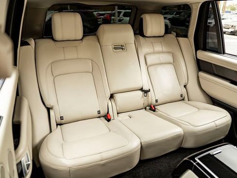 Used 2020 Land Rover Range Rover Long Wheelbase HSE image 26