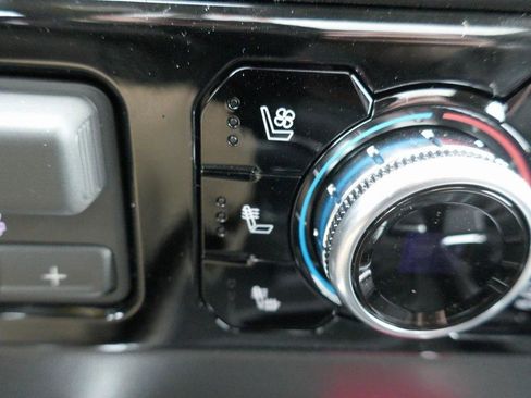 New 2026 GMC Sierra 1500 SLT image 22