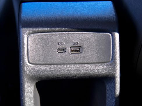 Used 2025 Chevrolet Trax LT w/ LT Convenience Package image 36