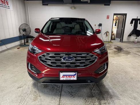 Used 2022 Ford Edge Titanium w/ Class II Trailer Tow Package AWD/4WD image 2