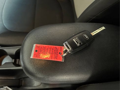 Used 2014 Kia Soul FWD image 26