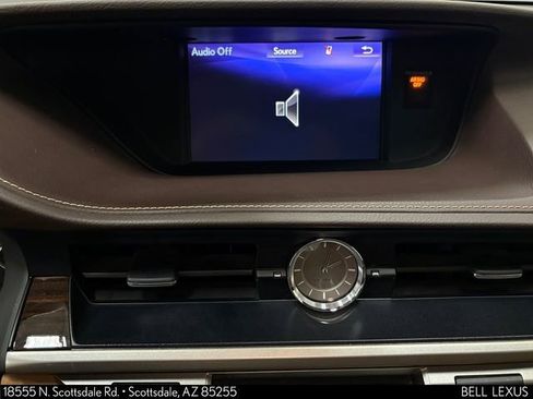 Used 2017 Lexus ES 300h FWD image 18