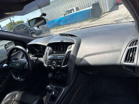 Used 2018 Ford Focus ST w/ Equipment Group 402A FWD image 8