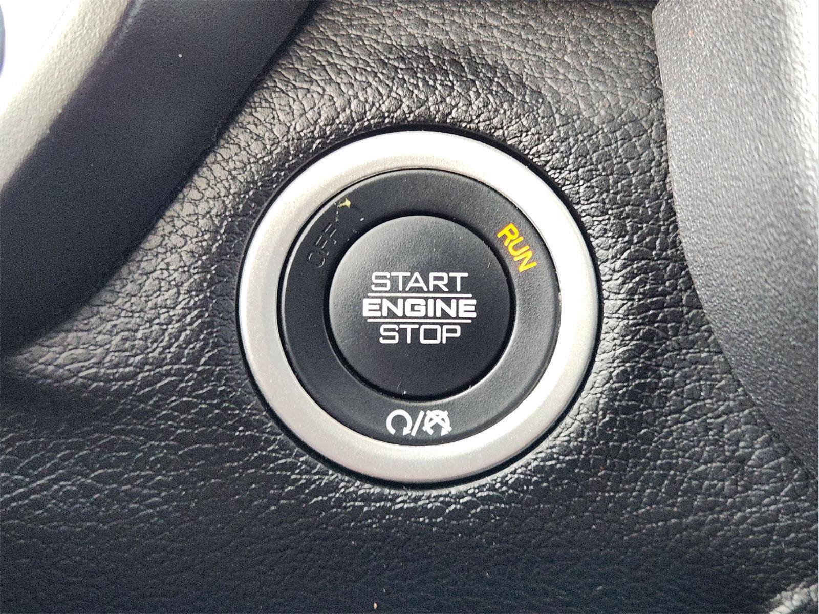 Used 2025 RAM 2500 Laramie AWD/4WD image 16
