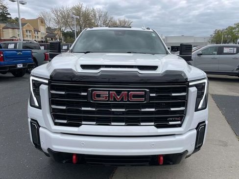 Used 2024 GMC Sierra 2500 AT4 w/ AT4 Premium Plus Package image 2