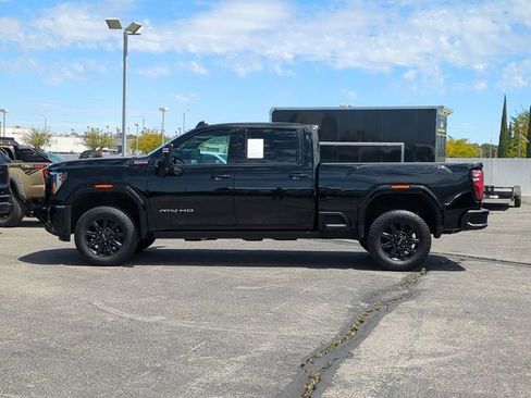 Used 2024 GMC Sierra 2500 AT4 w/ AT4 Premium Plus Package AWD/4WD image 5