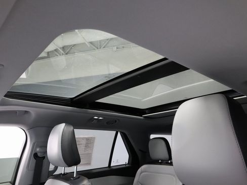 Certified 2021 Ford Explorer XLT w/ Equipment Group 202A image 37