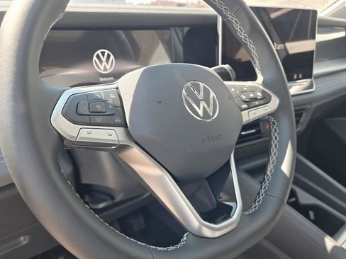 New 2026 Volkswagen Tiguan SE AWD/4WD image 17