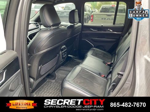 Used 2022 Jeep Grand Cherokee Trailhawk w/ Luxury Tech Group III AWD/4WD image 12