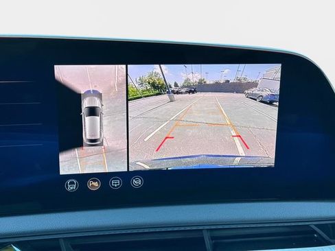 Certified 2025 Cadillac Optiq Luxury 2 w/ LPO, Floor Liner Package AWD/4WD image 23
