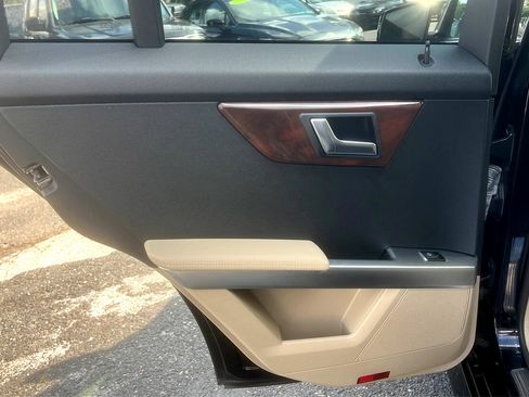 Used 2012 Mercedes-Benz GLK 350 4MATIC image 16