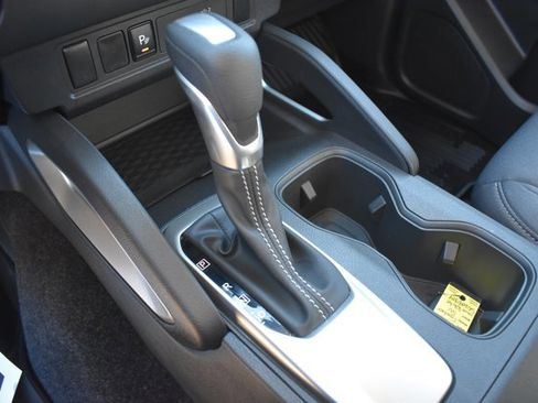 Used 2025 Nissan Frontier SV image 25