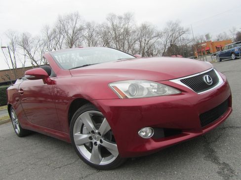 Used 2010 Lexus IS 350C image 2