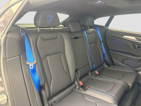 Used 2025 Lamborghini Urus Performante AWD/4WD image 30