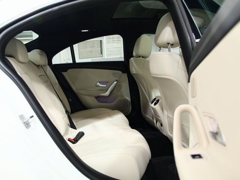 Used 2025 Mercedes-Benz CLA 250 4MATIC image 26