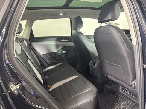 Used 2024 Volkswagen Taos SEL image 5